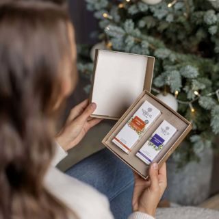 Darčekový set s pleťovým krémom Argan a hyalurónovým sérom 🎁 Táto darčeková sada sa stará o krásnu a vitálnu pleť žien v...